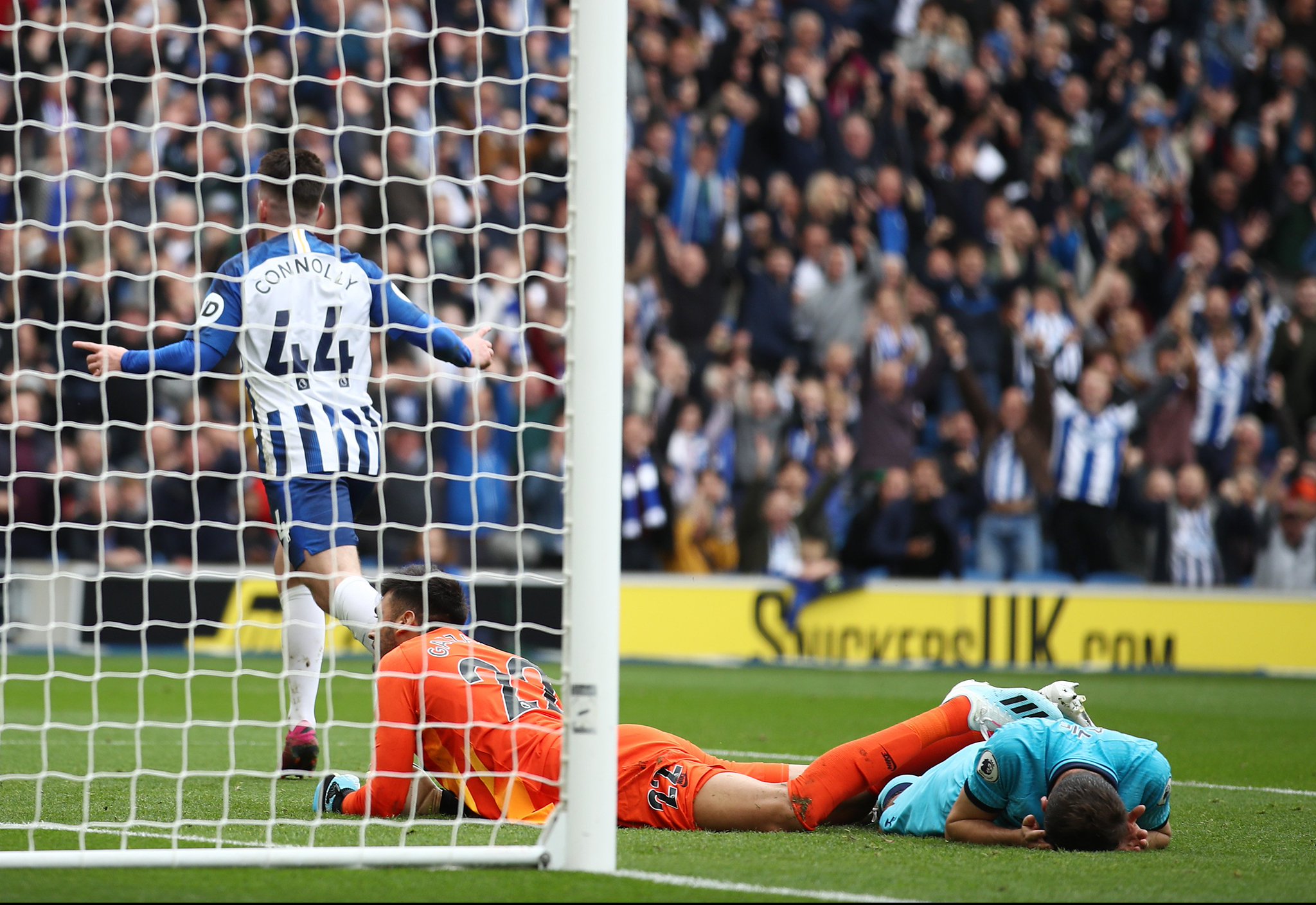 更显露出他 更显露出他